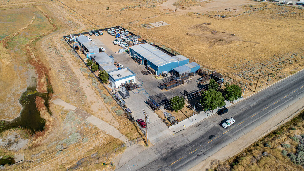 Primary Photo Of 39006 20th St E, Palmdale Auto Repair For Lease