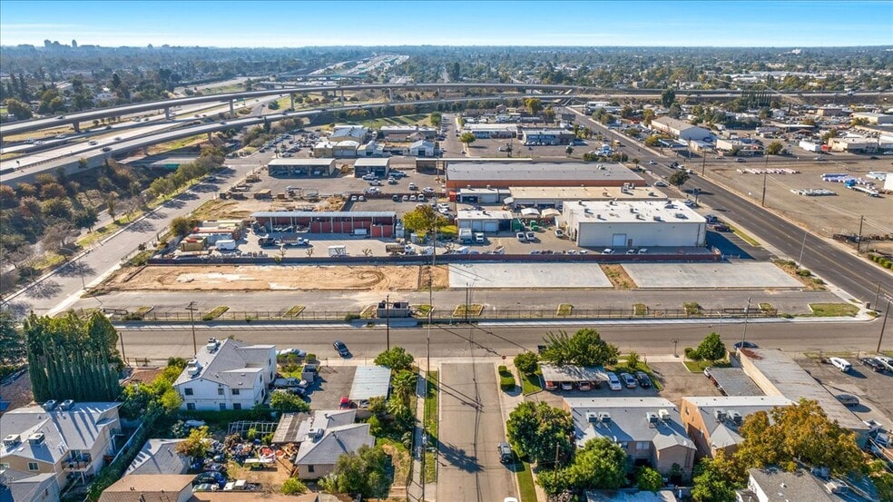 More Photos Of 4630 E Olive Ave, Fresno Warehouse For Sale