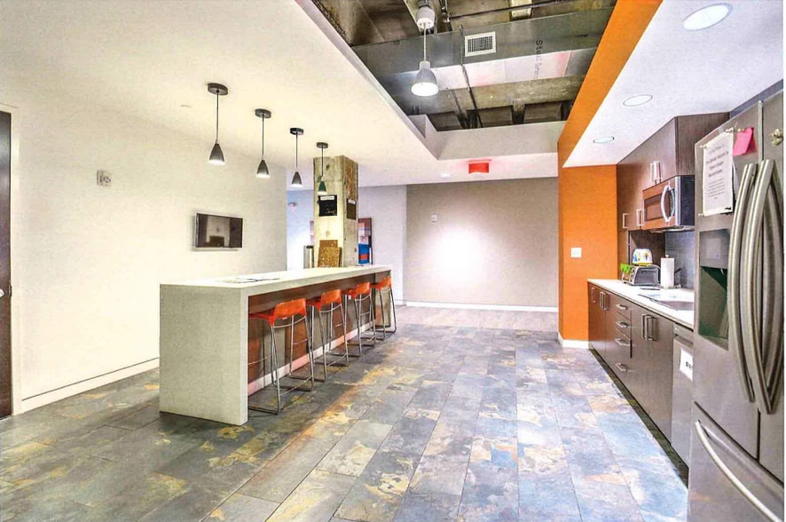 More Photos Of 1 Haywood St, Asheville Bank For Lease