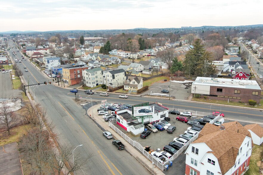More Photos Of 385 New Park Ave, Hartford Auto Repair For Sale