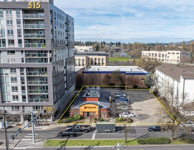 Primary Photo Of 579 E Broadway, Eugene Restaurant For Lease