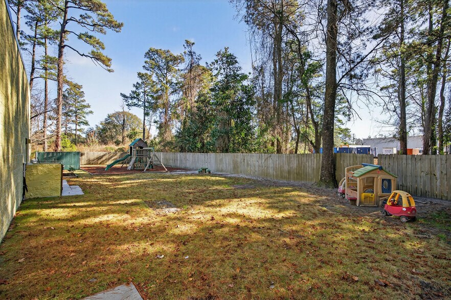 More Photos Of 3910 Princess Place Dr, Wilmington Daycare Center For Lease