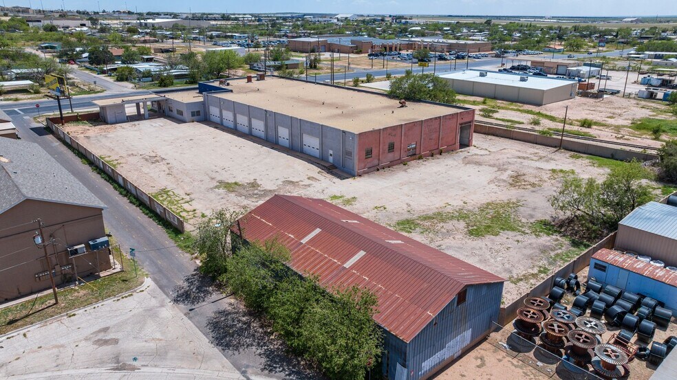 More Photos Of 3418 W Highway 80, Big Spring Warehouse For Sale