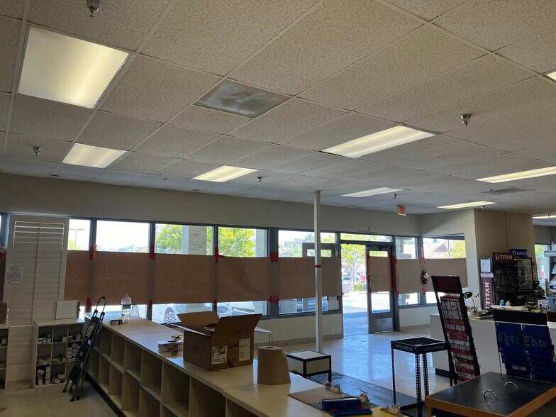 More Photos Of 270 N El Camino Real, Encinitas Storefront Retail Office For Lease