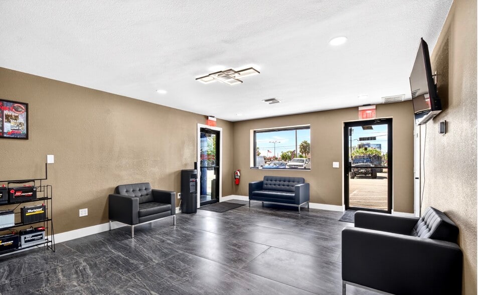 More Photos Of 236 Pondella Rd, North Fort Myers Auto Repair For Sale