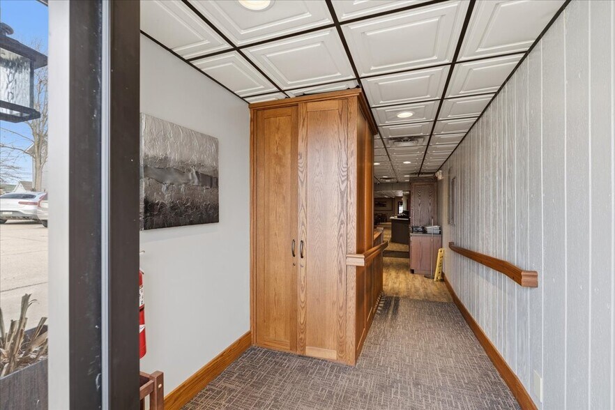 More Photos Of 318 New York Ave, Rochester Sports And Entertainment For Sale