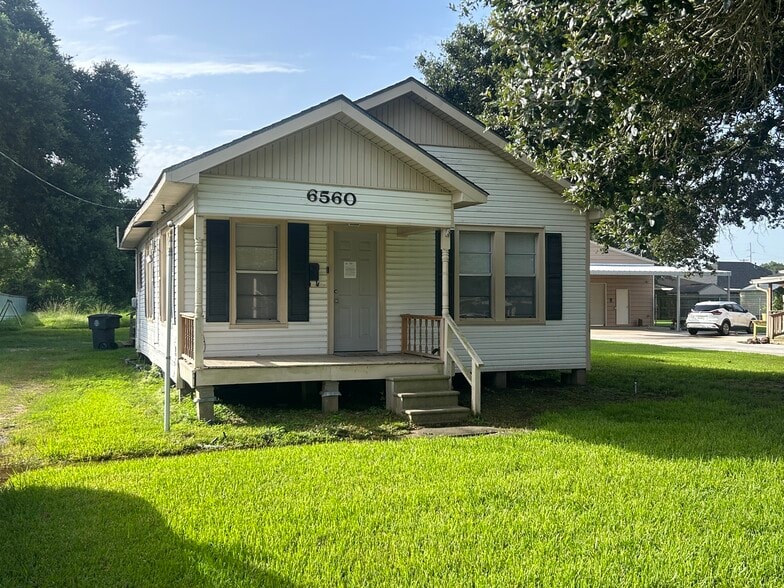 Primary Photo Of 6560 Howe St, Groves Specialty For Sale