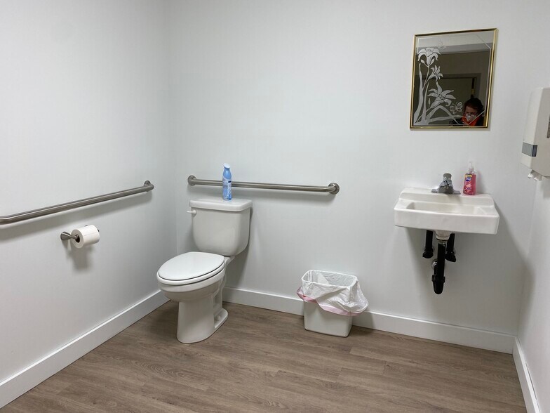 More Photos Of 801 Lacey Rd, Forked River Office For Sale