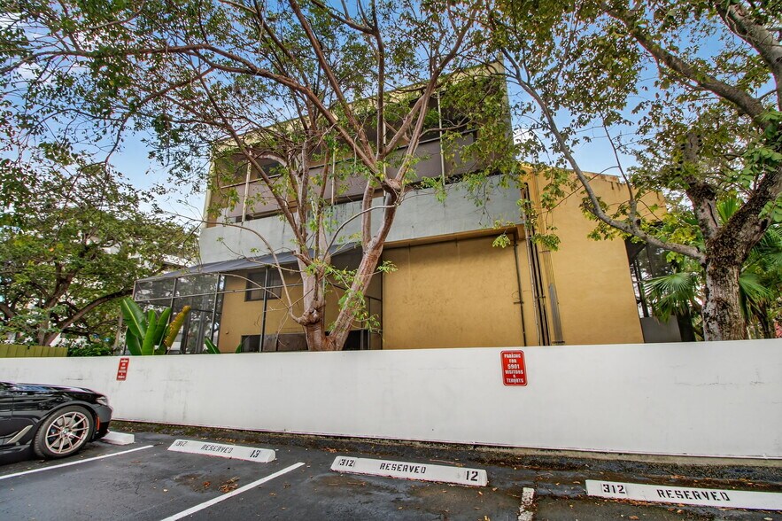 More Photos Of 7420 SW 59th Ave, South Miami Apartments For Sale