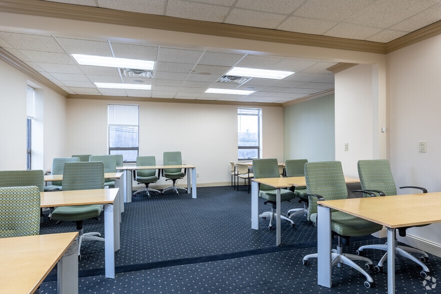 More Photos Of 40 Galesi Dr, Wayne Office For Lease