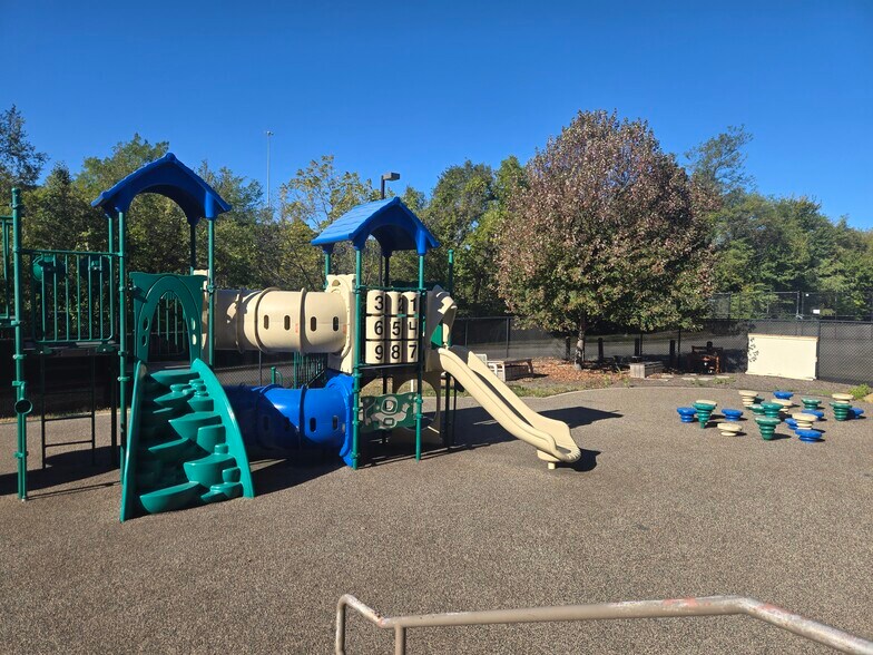 More Photos Of 10450 Hickman Mills Dr, Kansas City Daycare Center For Lease