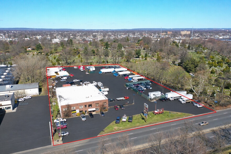 Primary Photo Of 801 E Edgar Rd, Linden Showroom For Lease