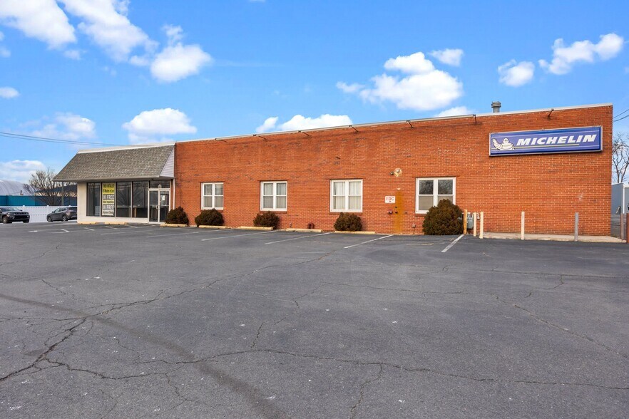 More Photos Of 1010 Spruce St, Lawrenceville Warehouse For Sale