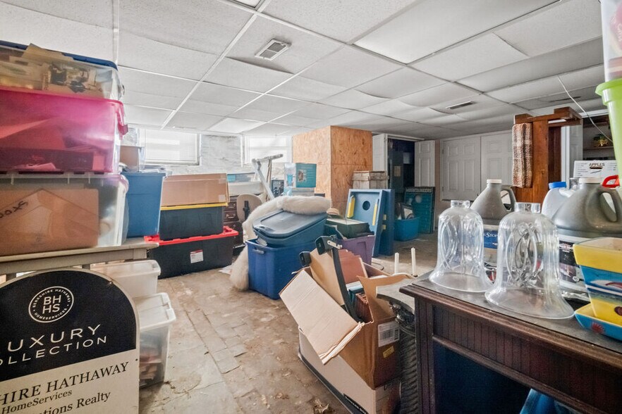 More Photos Of 1337 Virginia St, Charleston Office For Sale
