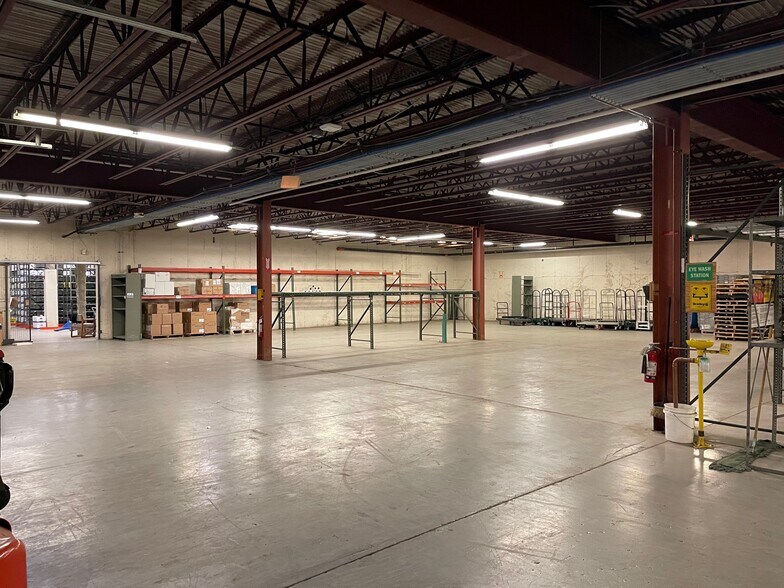 More Photos Of 30 Germantown Rd, Danbury General Retail For Lease