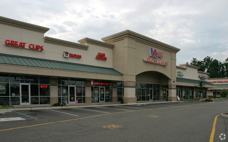 More Photos Of 1437 Sams Dr, Chesapeake Unknown For Lease