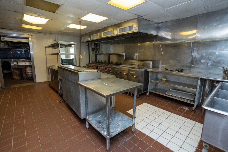 More Photos Of 527-529 William St, East Orange Restaurant For Sale