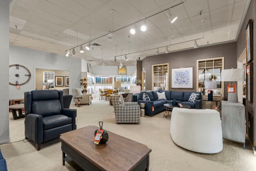 More Photos Of 334 County Road 81, Osseo Storefront Retail Office For Sale