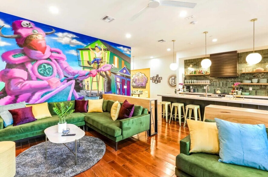 More Photos Of 1726-1730 Clio St, New Orleans Hotel For Sale