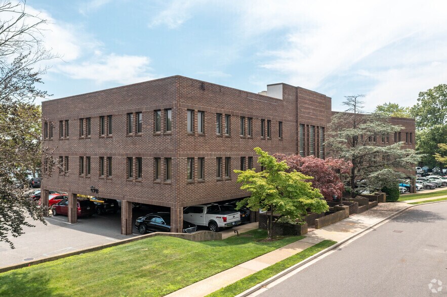 More Photos Of 176 N Village Ave, Rockville Centre Medical For Lease