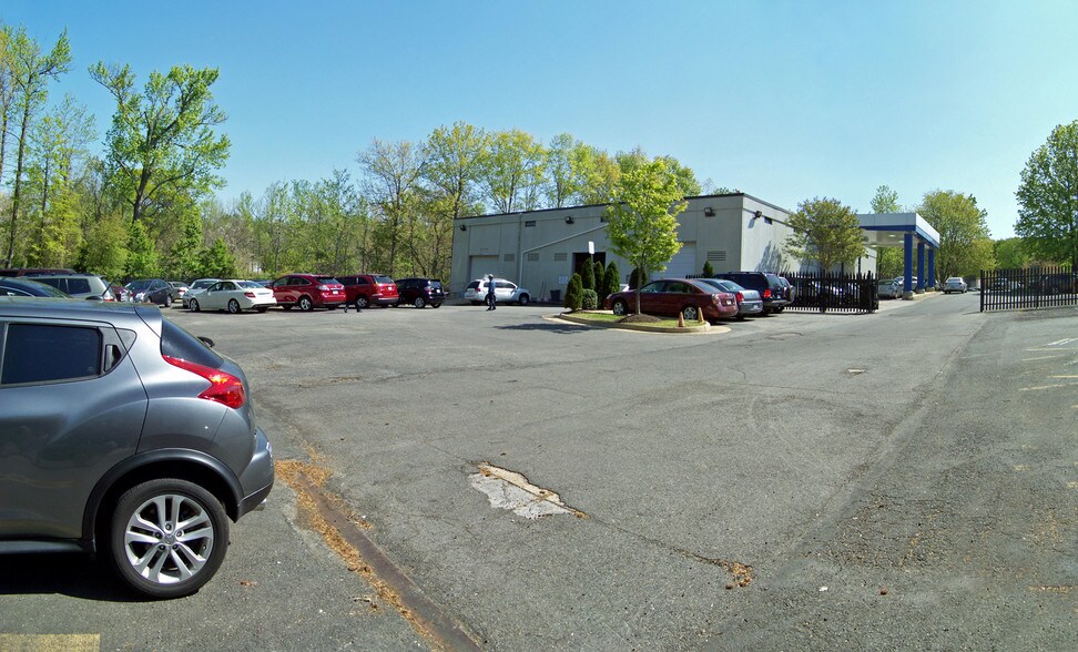 More Photos Of 7900 Hill Park Ct, Lorton Service For Lease