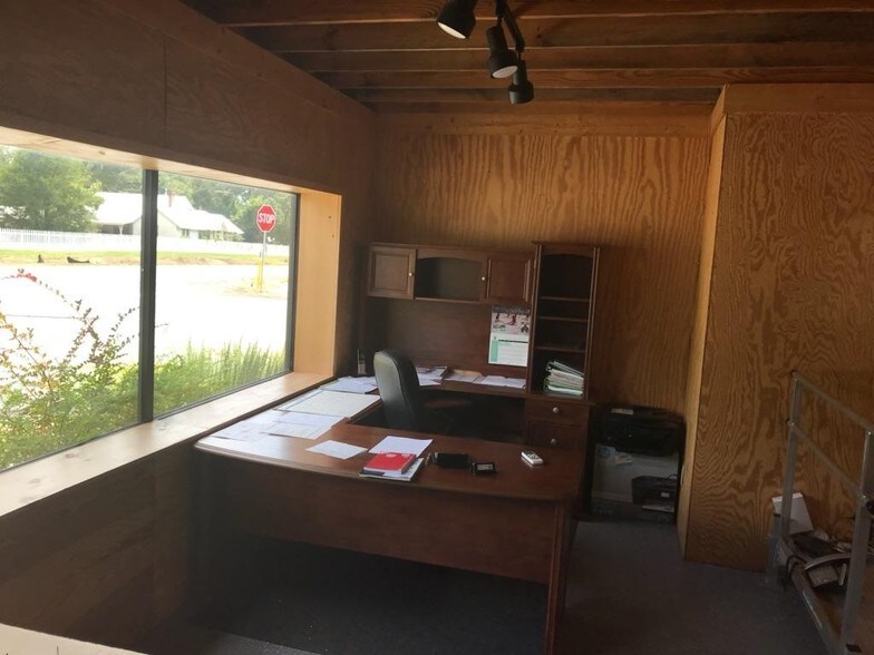 More Photos Of 729 US-80, Danville Freestanding For Sale