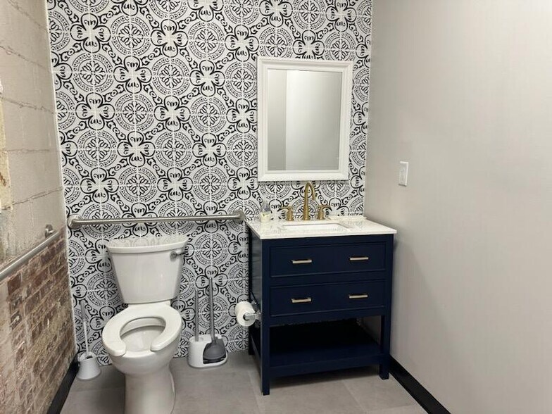 More Photos Of 510-512 Broad St, Rome Office For Sale