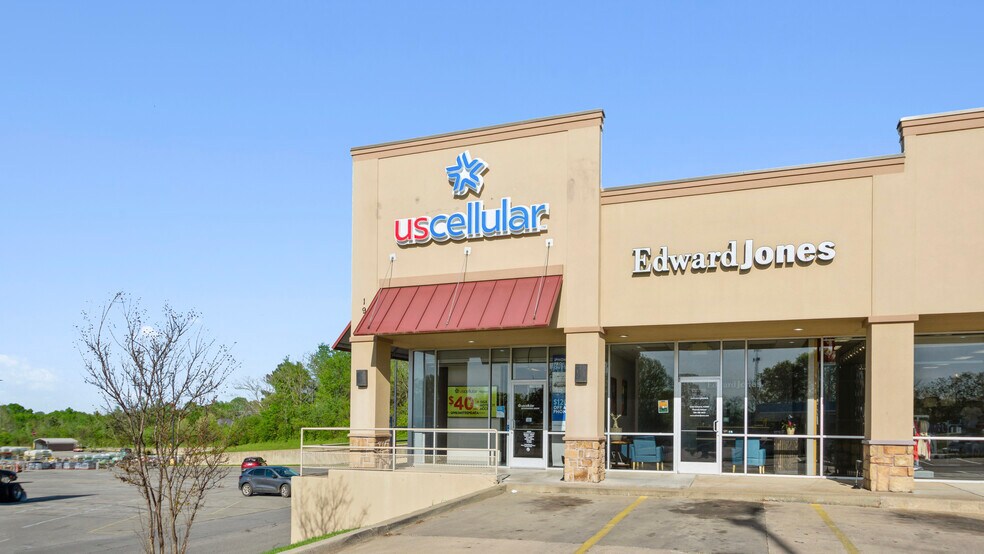 More Photos Of 1911 SE Washington St, Idabel Freestanding For Lease