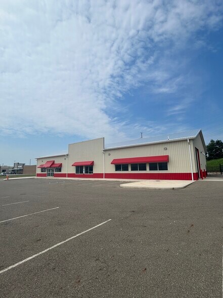 Primary Photo Of 23367 US 23, Circleville Industrial For Lease