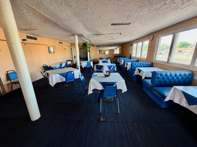 More Photos Of 4020 Midland Blvd, Fort Smith Restaurant For Lease