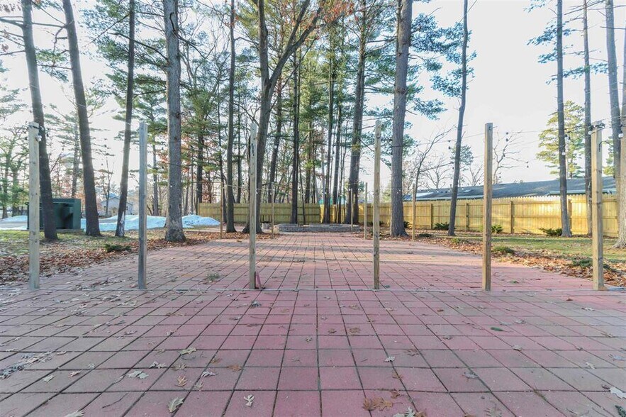 More Photos Of N2717 County Road QQ, Waupaca Restaurant For Sale