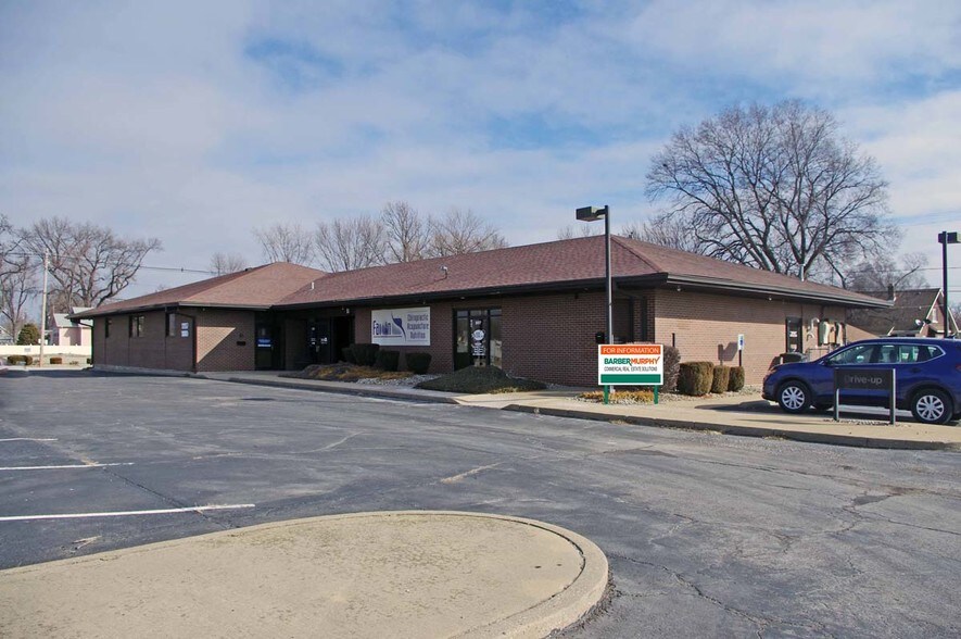 More Photos Of 203 S 6th St, Wood River Office For Sale