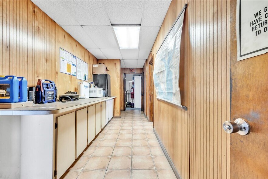 More Photos Of 23415 Janice Ave, Port Charlotte Warehouse For Sale