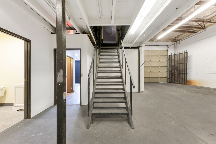 More Photos Of 8010 Wheatland Ave, Sun Valley Manufacturing For Sale