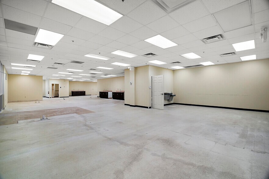 More Photos Of 4120 Corley Island Rd, Leesburg Unknown For Lease