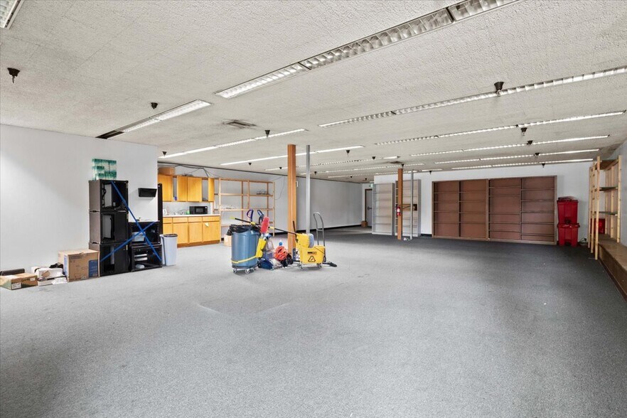 More Photos Of 1390 Waverly Dr SE, Albany Medical For Lease