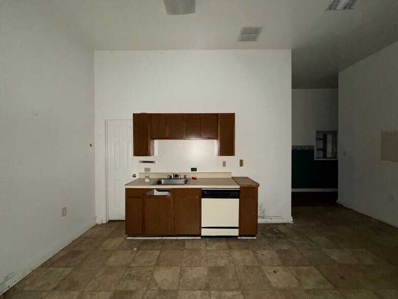 More Photos Of 2924 Marshall Hall Rd, Bryans Road Service For Sale