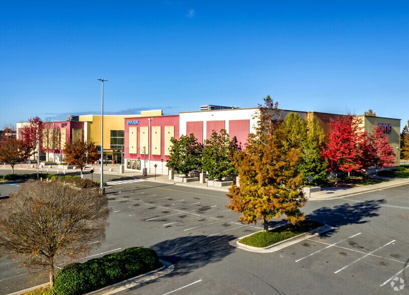 More Photos Of 6801-7135 Northlake Mall Dr, Charlotte General Retail For Lease