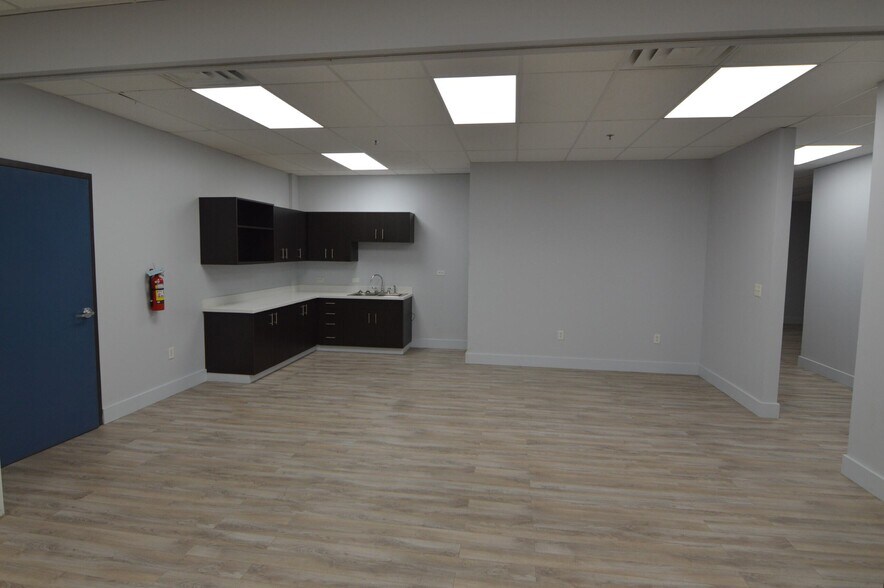 More Photos Of 5850 Corridor Pky, Schertz Warehouse For Lease