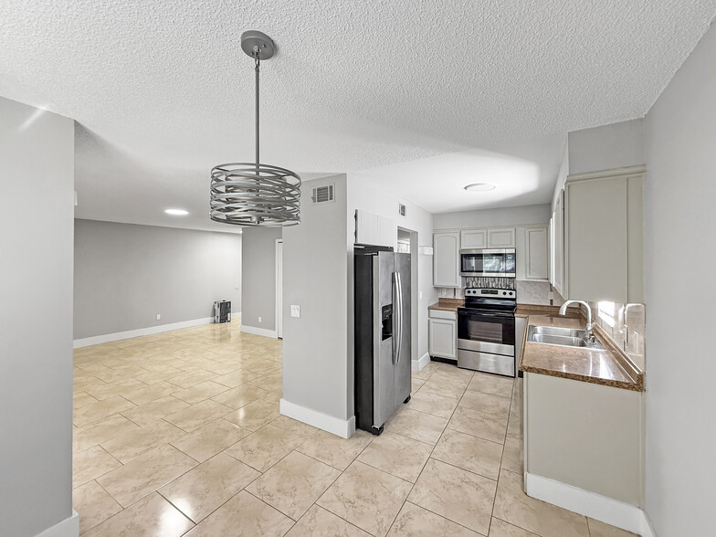 More Photos Of 46 N Fairfax Ave, Winter Springs Apartments For Sale