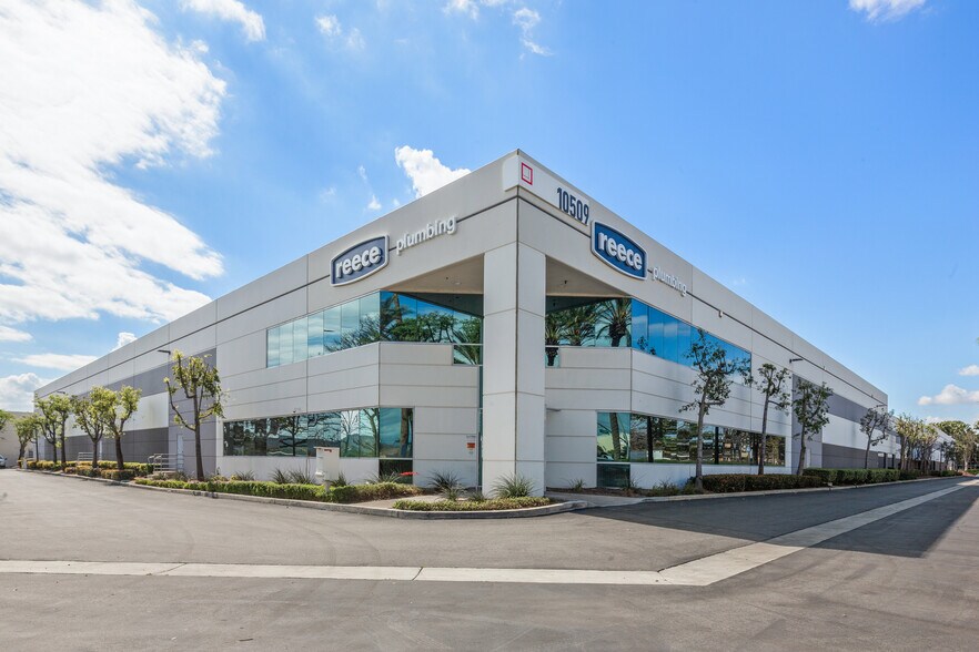 More Photos Of 10509 Business Dr, Fontana Warehouse For Lease