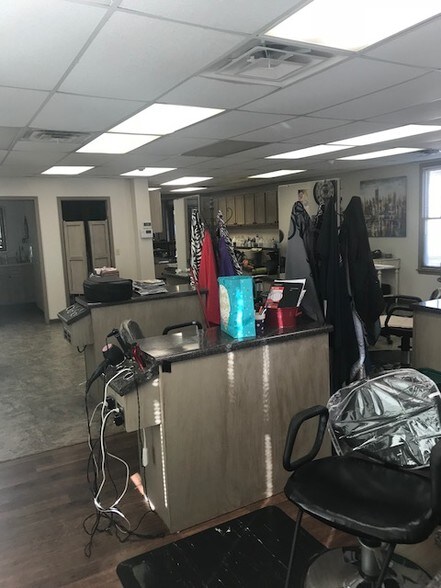 More Photos Of 1906 W Main St, Tupelo Storefront Retail Office For Sale