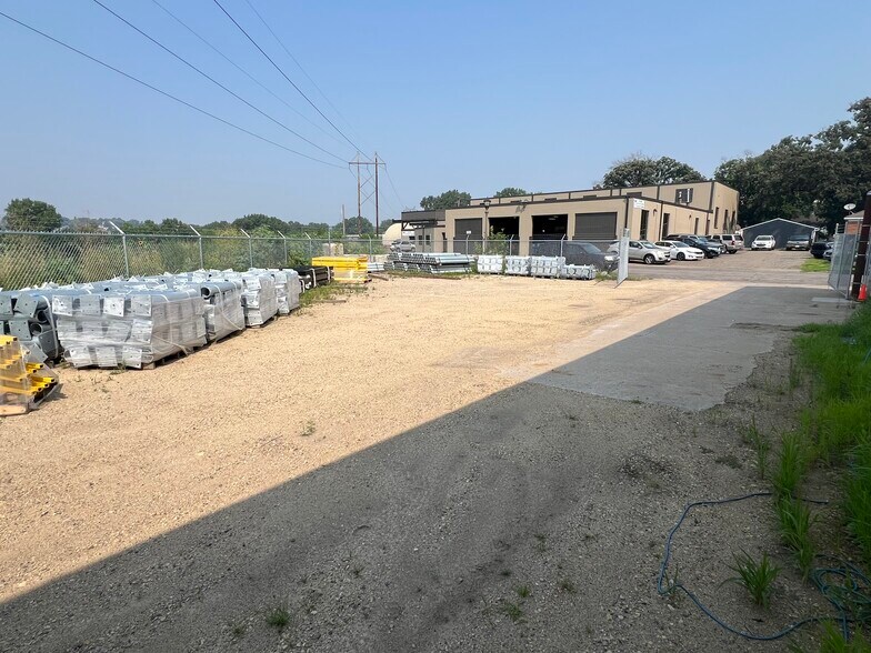 More Photos Of 480 Kenny Rd, Saint Paul Warehouse For Sale