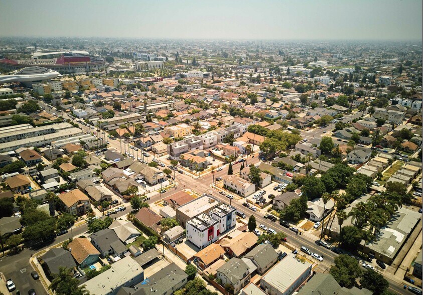 More Photos Of 1165 W 39th St, Los Angeles Apartments For Sale