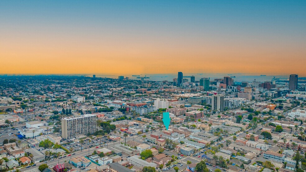 More Photos Of 1027-1029 1/2 Pacific Ave, Long Beach Apartments For Sale