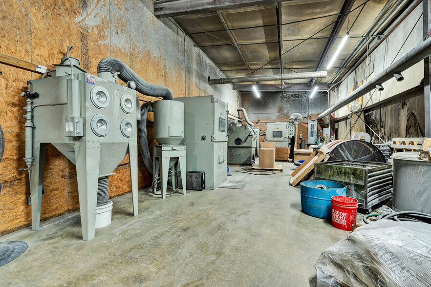 More Photos Of 2450 Riverside Drive, Chattanooga Warehouse For Sale