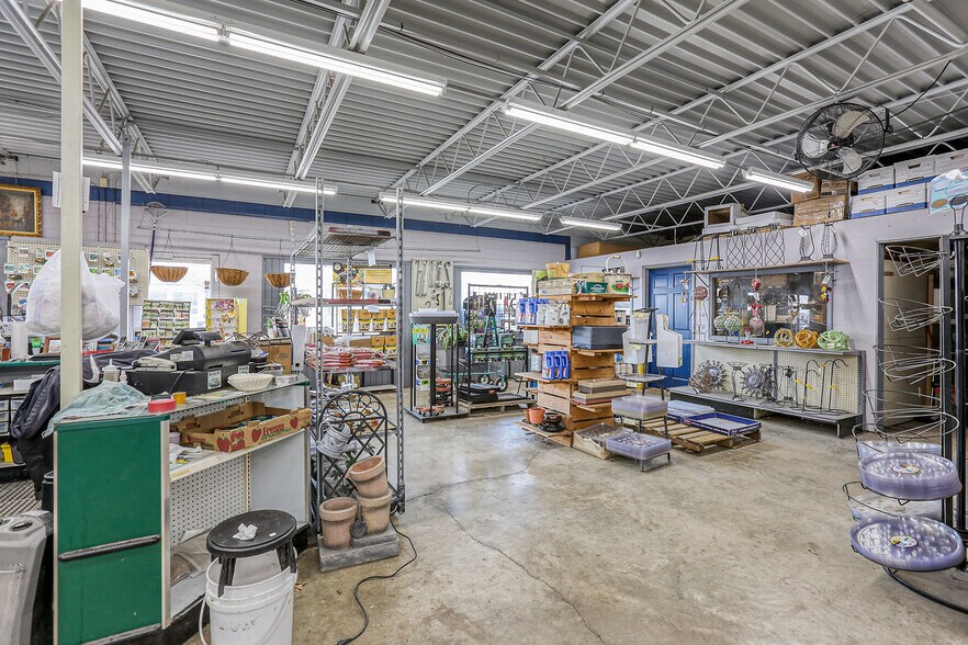 More Photos Of , Blue Springs Unknown For Sale