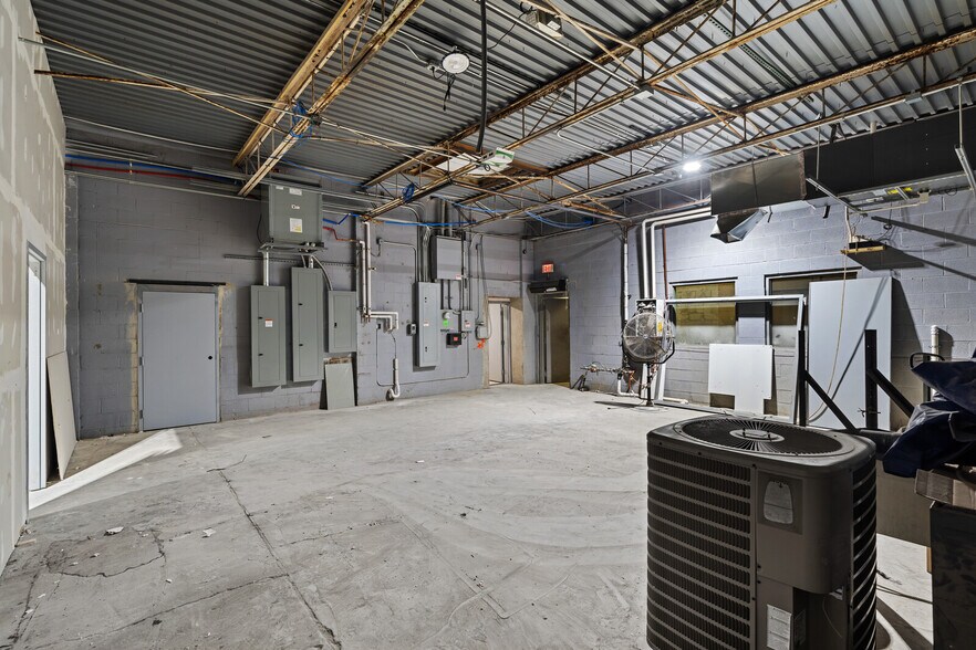 More Photos Of 12843-12851 Artesian St, Detroit Warehouse For Sale