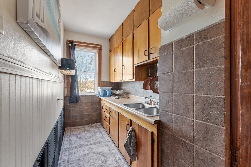 More Photos Of 13 Groton Pl, Worcester Apartments For Sale