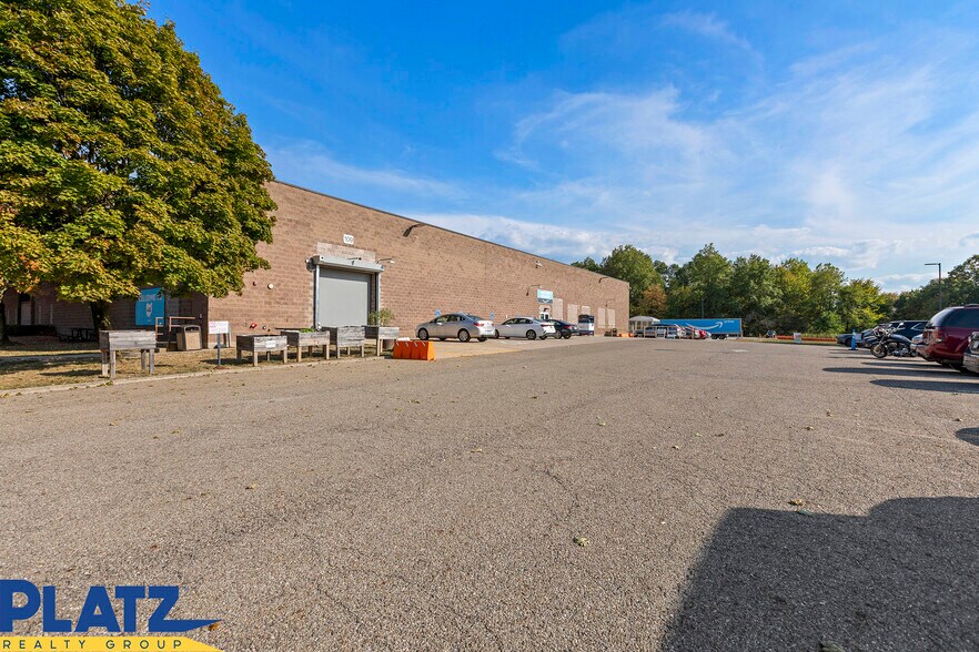 More Photos Of 12111 Debartolo Dr, North Jackson Industrial For Lease